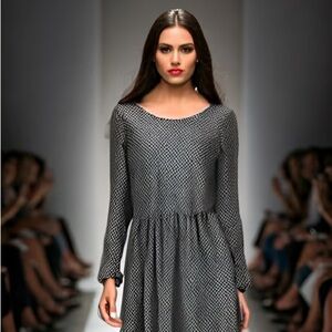 Due time Black and White geometric print Lng Sleeve mini Dress & elastic waist M